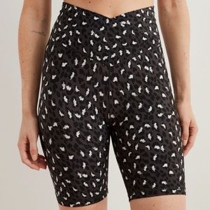 Aerie real me wrap bike shorts leopard gray medium
